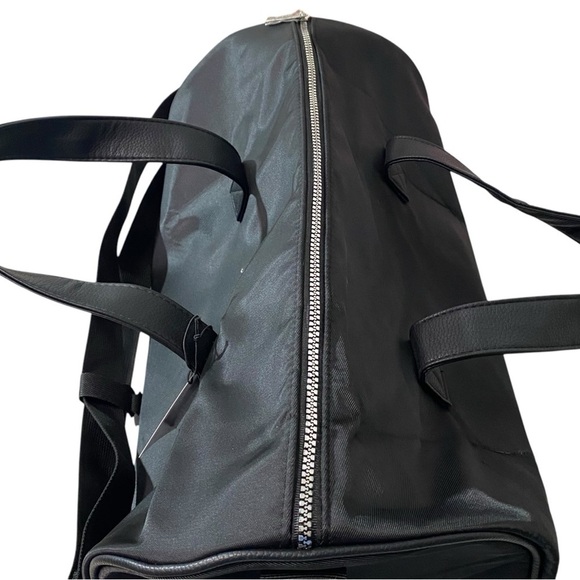 JIMMY CHOO - PARFUMS - NWT - LARGE SIZE BLACK & SILVER TONE TRAVEL BAG - B - Picture 8 of 10